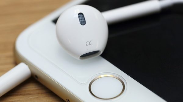 Как называются наушники от iPhone