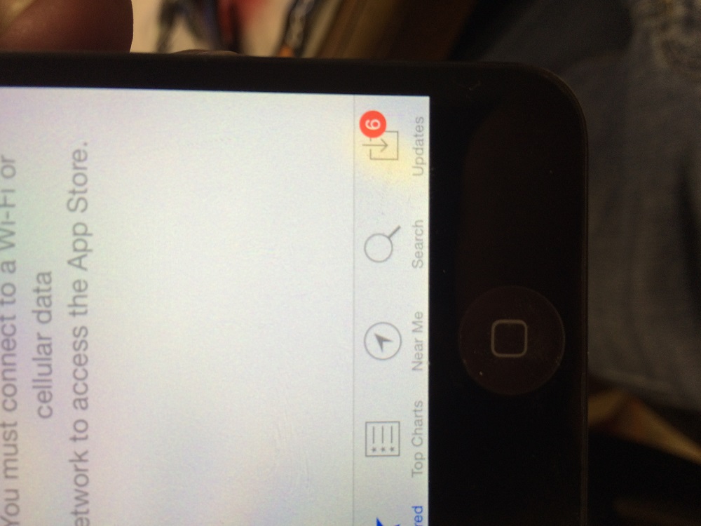 почему на экране айфона желтые пятна