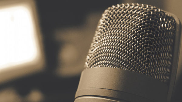 Где микрофон у всех молелей iPhone