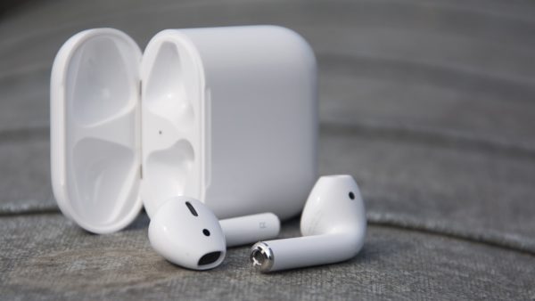Стоит ли брать беспроводные наушники AirPods