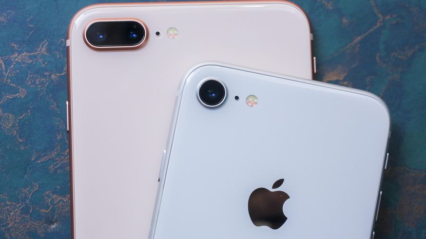 Разница между iPhone 8 и iPhone 8 PLUS