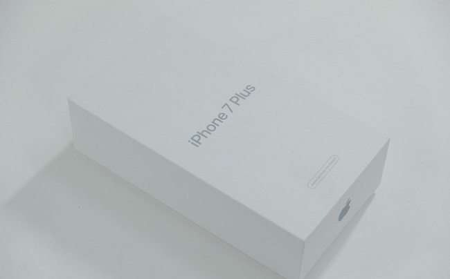 Коробка восстановленного iPhone 7 Plus