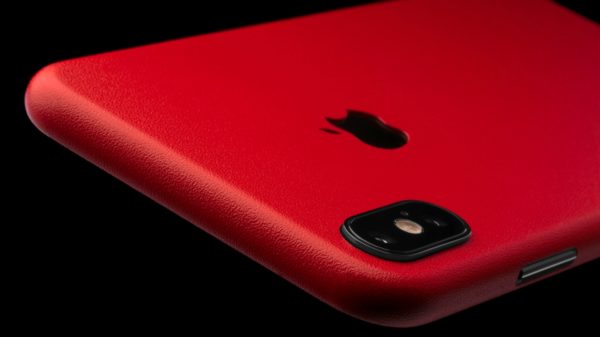 Красный iPhone X (10)