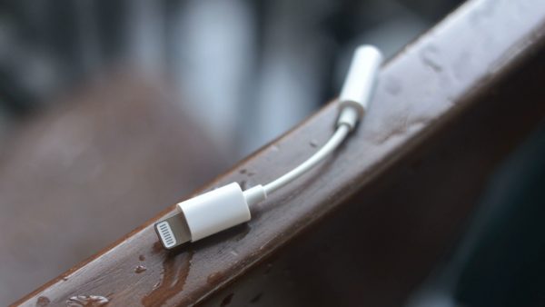 Apple может отказаться от переходника 3.5 мм