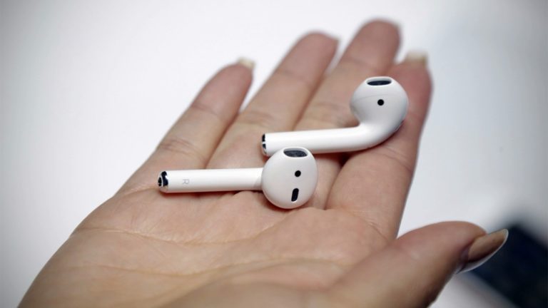 Как регулировать громкость на airpods