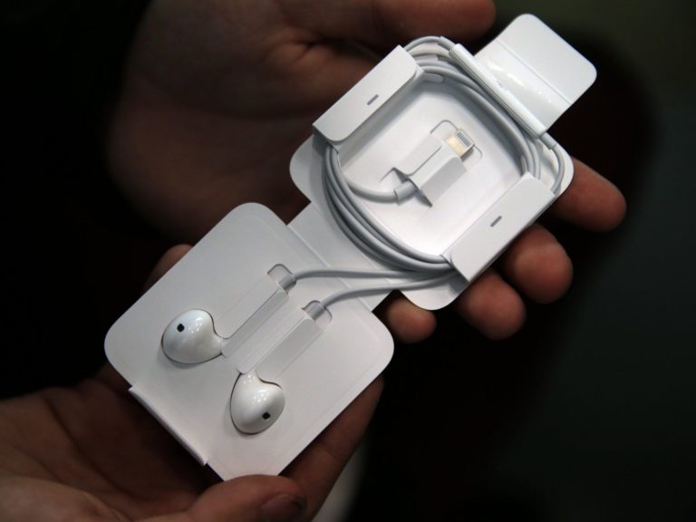 На каком расстоянии работают airpods