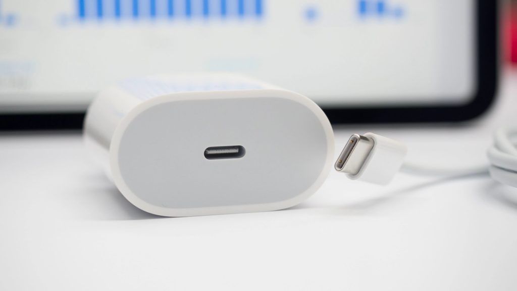 Стоимость зарядки на Айфон 12? | Guide-Apple